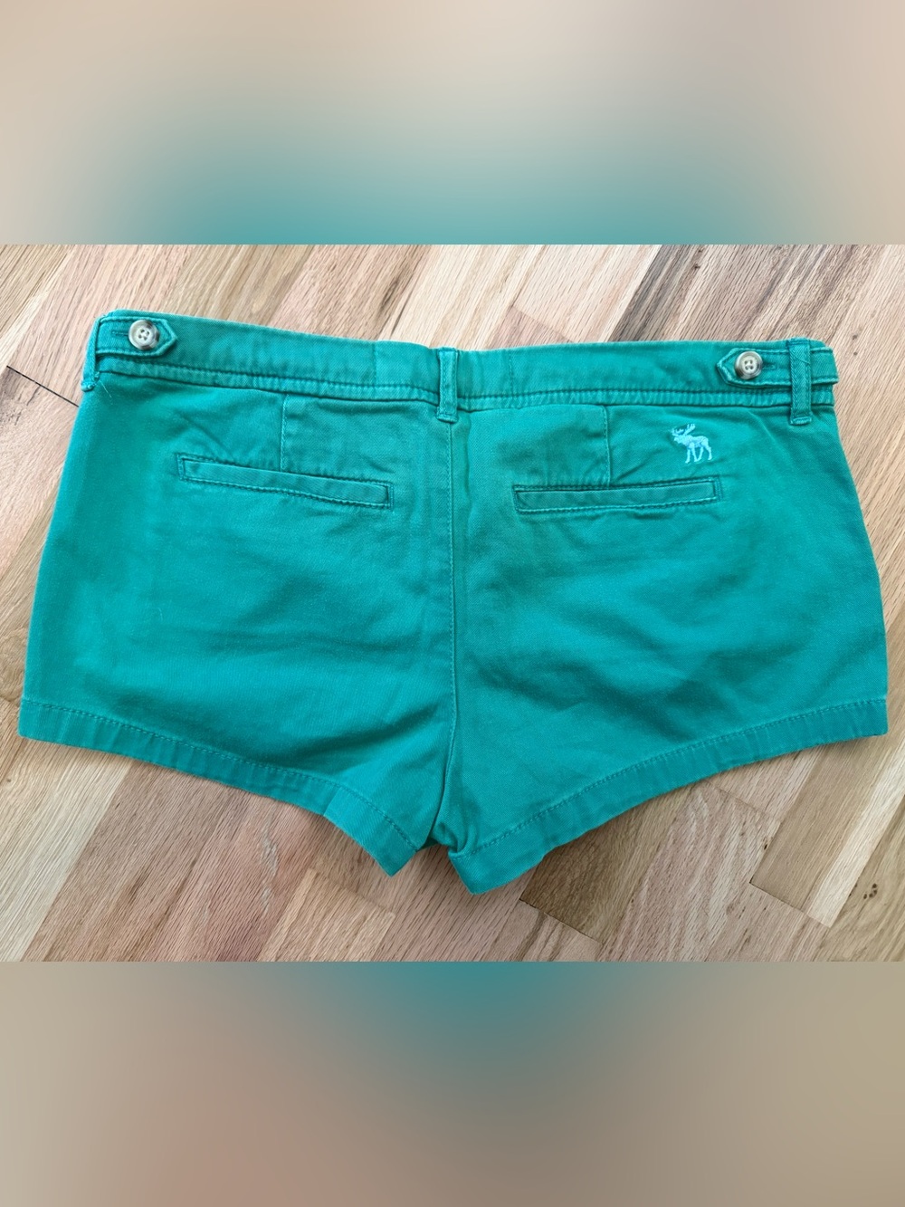 Women's Green Abercrombie & Fitch Shorts - Size 6 - Picture 2 of 3